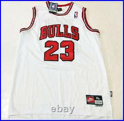97-98 NBA Champions Bulls Autographed #23 Jersey with COA