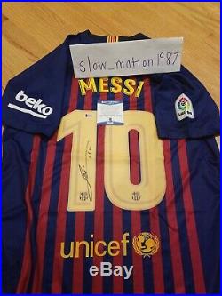 Autographed 2018/18 Lionel Messi Nike FC Barcelona Home Jersey with Beckett COA