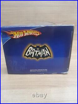 Batman Adam West & Burt Ward Signed 1966 Diecast 1.18 Model With COA 267/1000