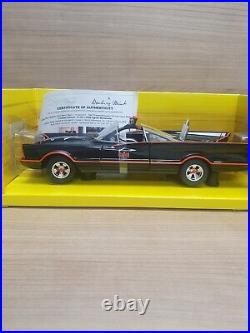 Batman Adam West & Burt Ward Signed 1966 Diecast 1.18 Model With COA 267/1000