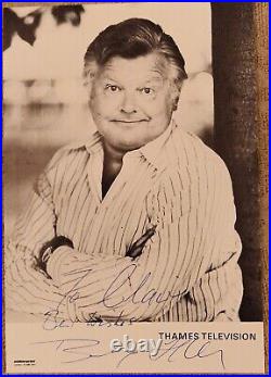 Benny Hill Comedy Legend signed Thames TV promotional Photo 6x4 with AFTAL COA