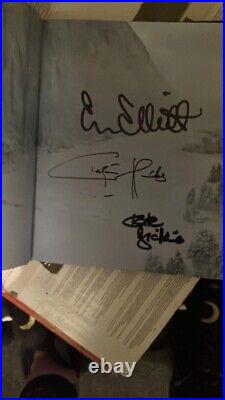 GENUINE SIGNED MULTI AUTOGRAPHED GAME OF THRONES BOOK 25 signature with COA