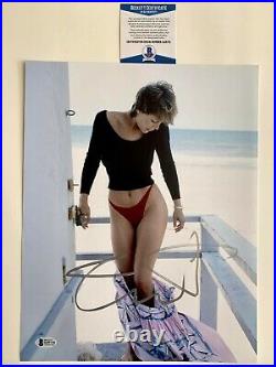 Jamie Lee Curtis Sexy Autographed 11x14 Signed With Beckett COA Halloween Tradin
