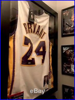 Kobe Bryant LA Lakers Authentic Autographed Jersey (#24) with COA