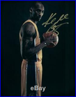 Kobe Bryant Signed 8x10 Photo Picture with COA great looking autographed Pic
