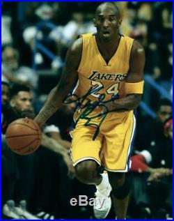 Kobe Bryant signed 8x10 Picture Photo autographed with COA