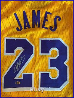 LeBron James AUTO Rookie Jersey Lakers Autograph RC Topps Chrome With COA