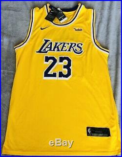 Lebron James Signed Autographed NBA Los Angeles Lakers Jersey with COA