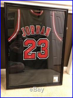 MICHAEL JORDAN AUTOGRAPHED CHICAGO BULLS CUSTOM JERSEY XL with COA