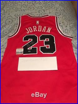 Michael Jordan Autographed Signed Jersey Chicago Bulls with COA