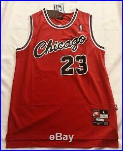 Michael Jordan Chicago Bulls Signed Autographed Jersey with COA. Make An Offer