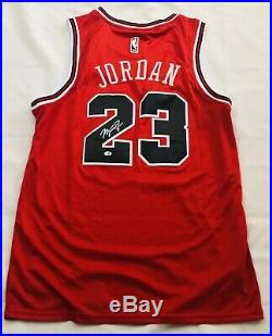 Michael Jordan Chicago Bulls Signed Autographed Nike Jersey with COA