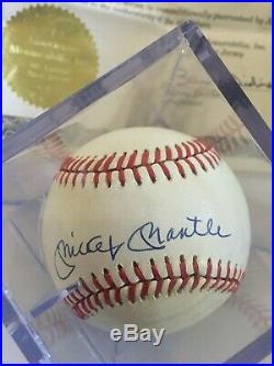 Mickey Mantle NY Yankees Signed Autographed Baseball In Case With COA