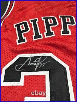 Scottie Pippen Chicago Bulls Signed Autographed Jersey with COA