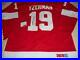 Steve-Yzerman-autographed-Hockey-jersey-With-COA-Signed-by-NHL-Red-Wings-Legend-01-ku
