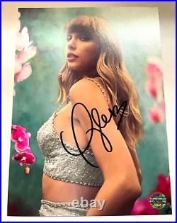 TAYLOR SWIFT Hand Signed 7x5 inch Color Photo Original Autograph with COA