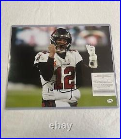 TOM BRADY Tampa Bay Buccaneers Rare Signed Autographed 14x11 Photo with COA