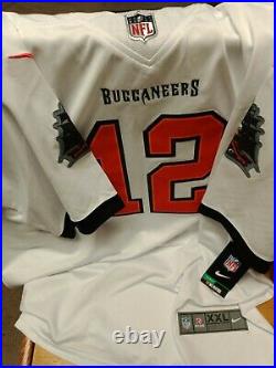 Tom Brady hand Signed Autographed Tampa Bay Buccaneers Jersey with COA