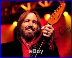 Tom Petty Signed 8x10 Photo Picture with COA great looking autographed Pic